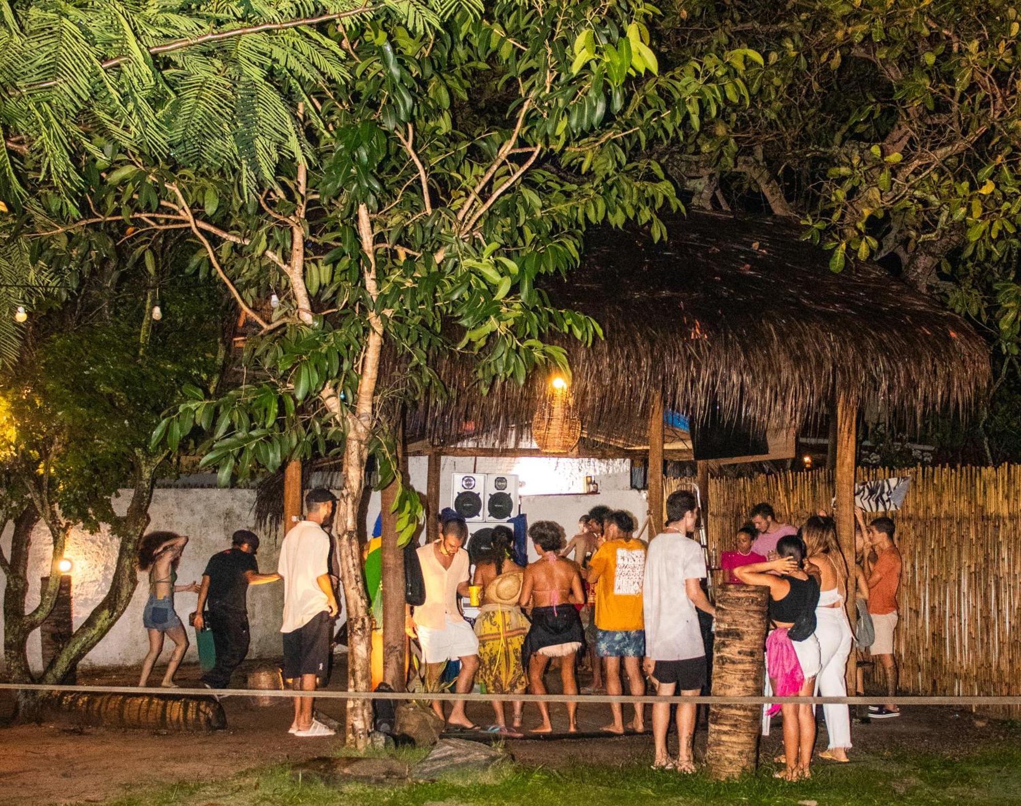 Padang Hostel Praia de Pipa エクステリア 写真
